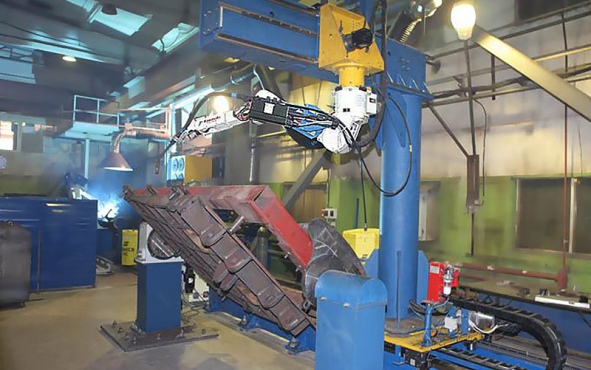 Šachtų tvirtinimo atramos suvirinimo robotas